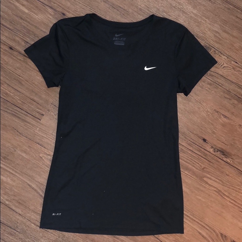 NIKE Dri-Fit Fitted tee